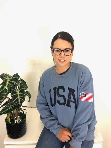 womens usa crewneck sweatshirt model pic